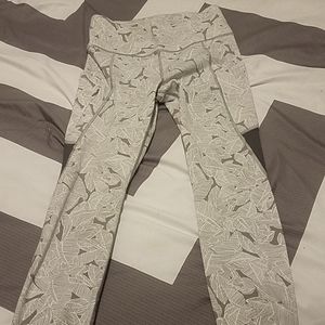 Athleta workout pants size medium w/ side pockets